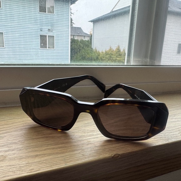 Sunglasses - Picture 1 of 2